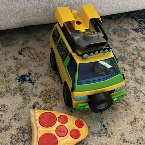 TMNT Remote Control Van - Picture 3 of 5